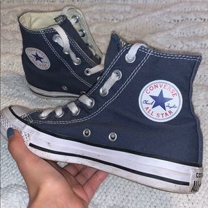 High top blue Converse!!! (Men’s 3.5) (wo’s 5.5)